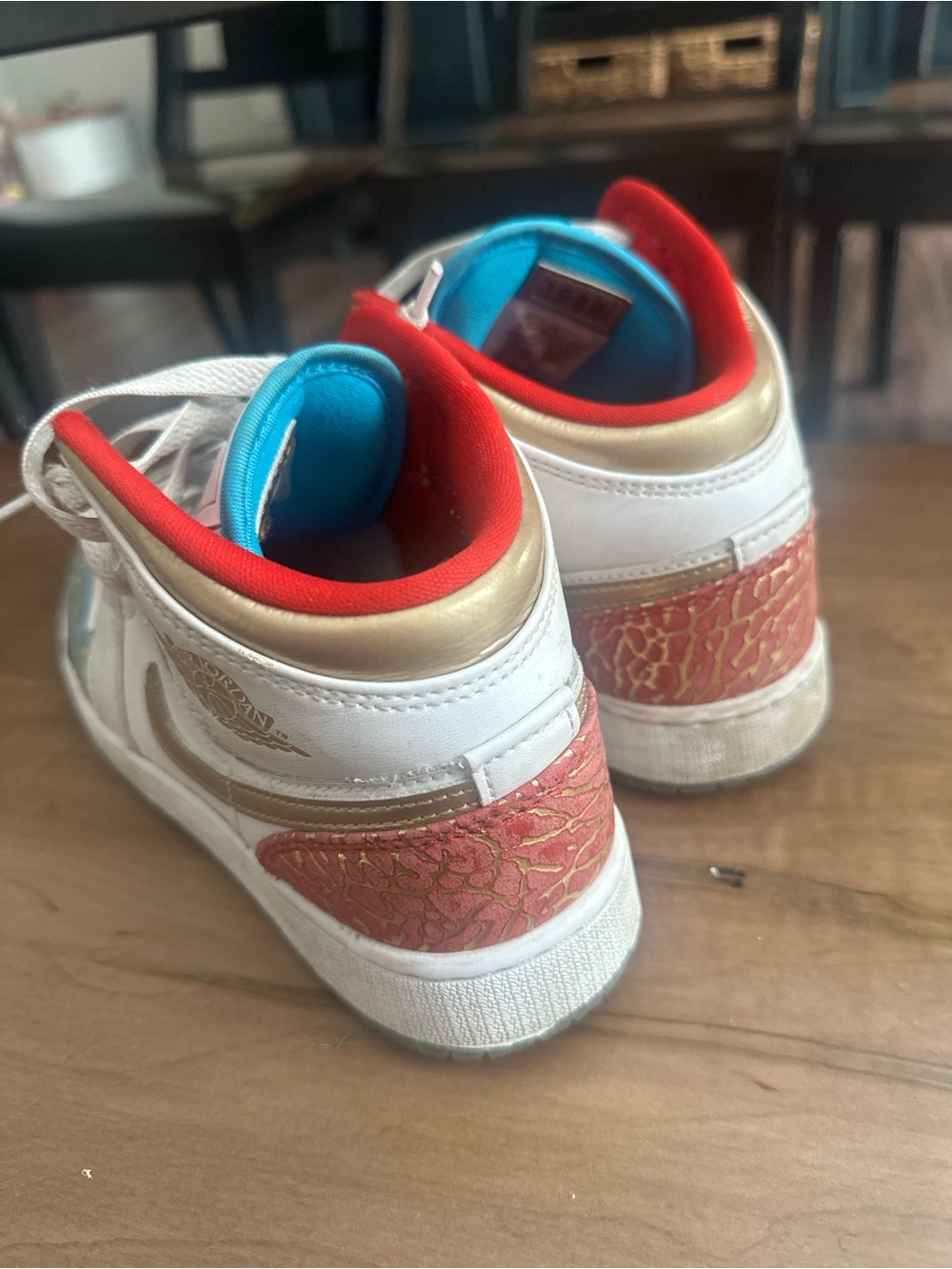 Jordan 1 Mid
Sneaker School NC to Chicago (GS) - Picture 3 of 4